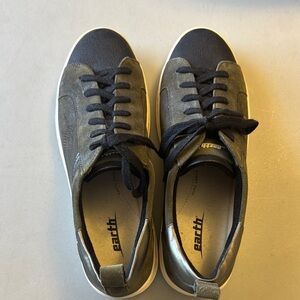 Earth Black and Green Sneakers with Suede-like Material - NWOT